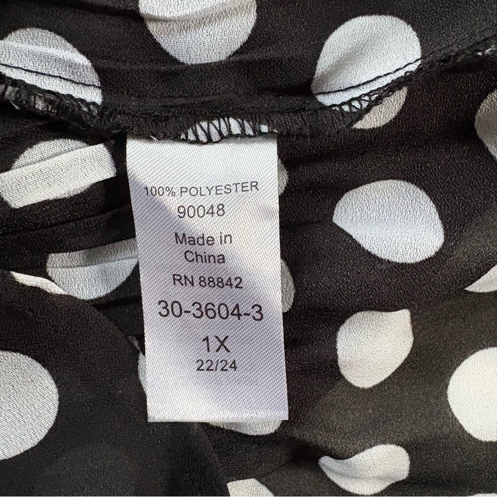 Only Necessities Polka-Dot Pleated Button Sheer Blouse 1X (22/24) - Picture 5 of 5
